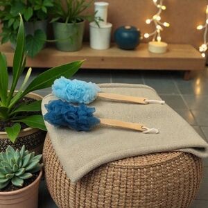 Loofah with Wooden Handle Exfolliate Refresh Spa Experience SkinCare Self Love